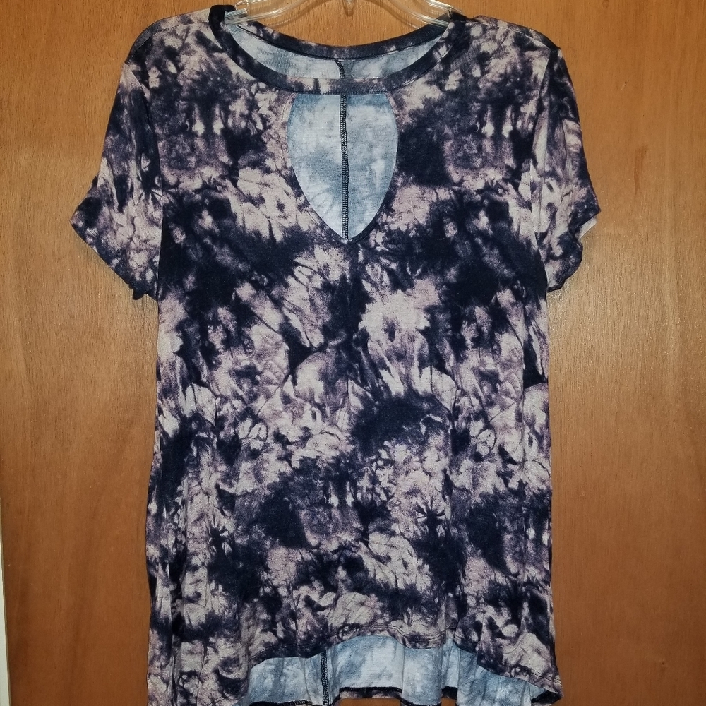 MUDD Flowy Tye Dye Keyhole Tee